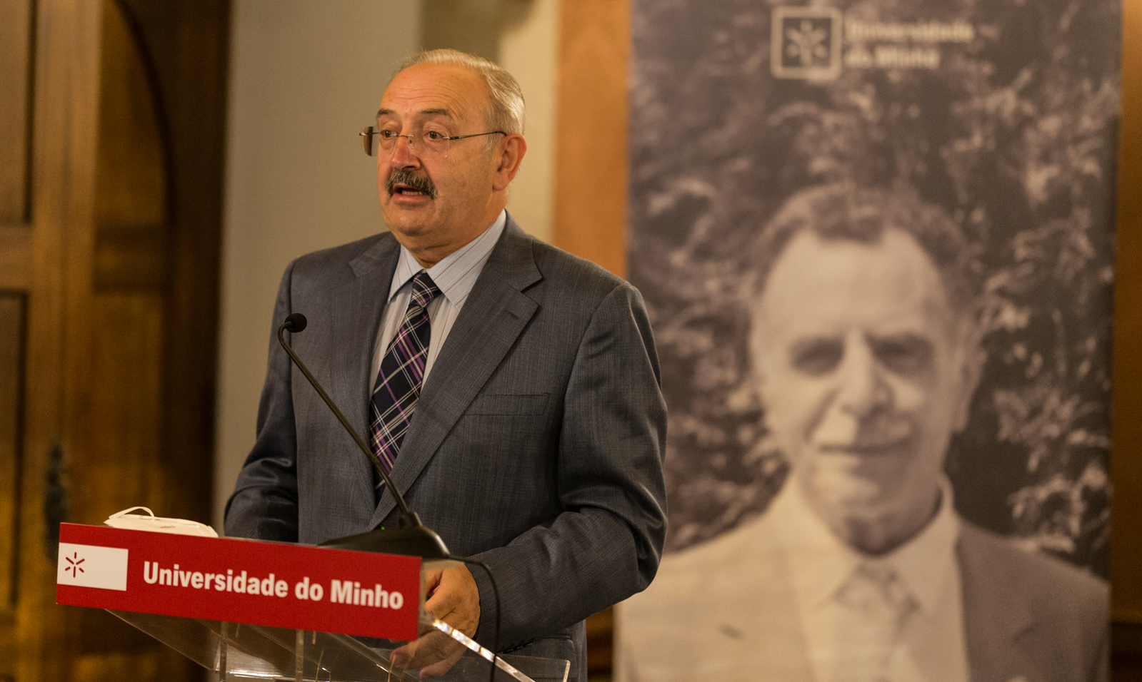 Thumbnail da galeria Apresentação do livro Crise do Liberalismo